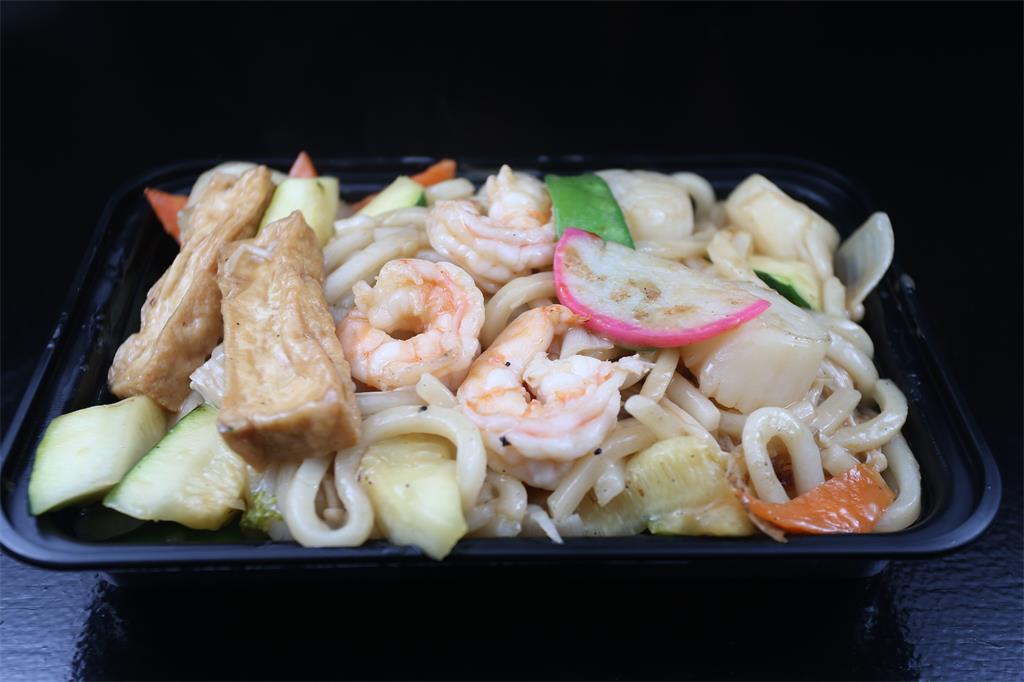 17. japanese  noodle  yaki udon